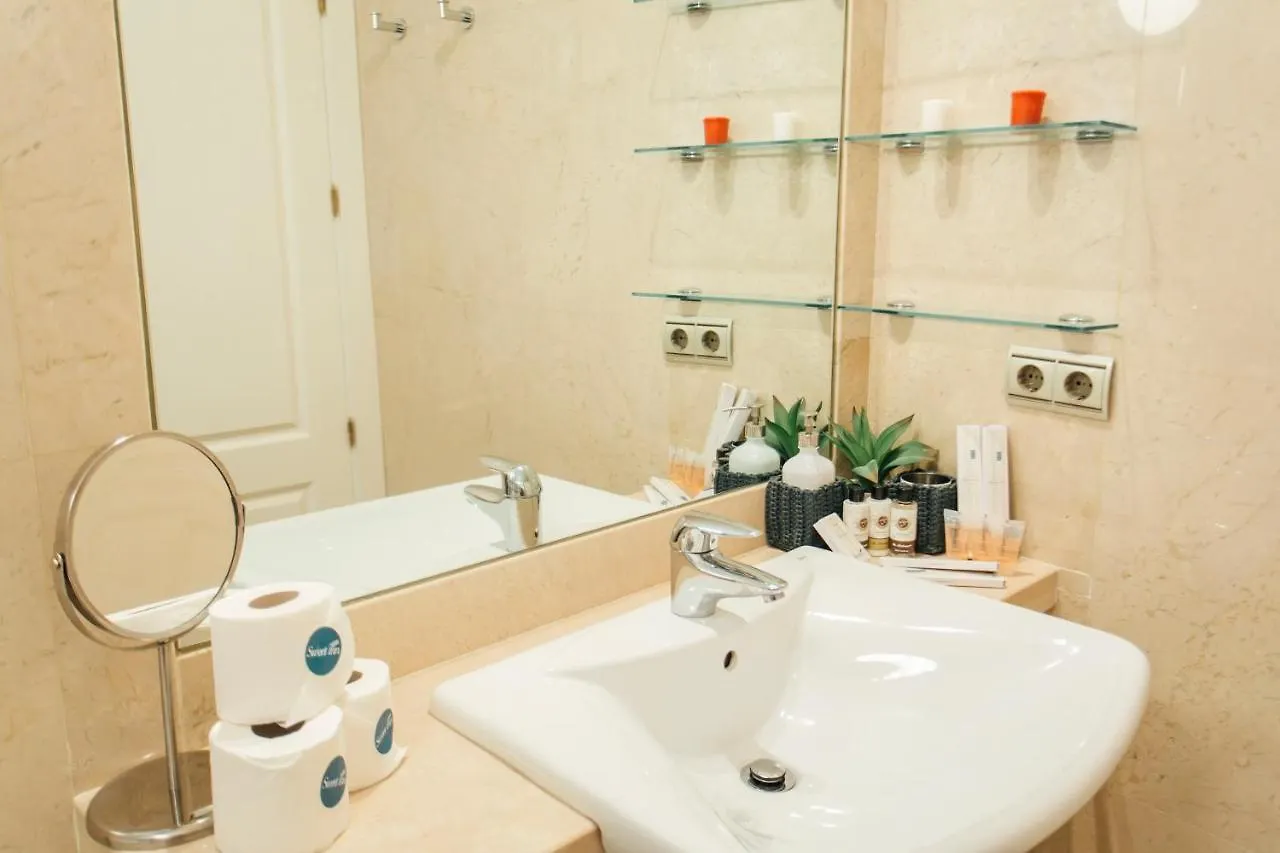 Comfortable Duplex- 1Bd 2Bth- Dean Miranda Seville Apartment