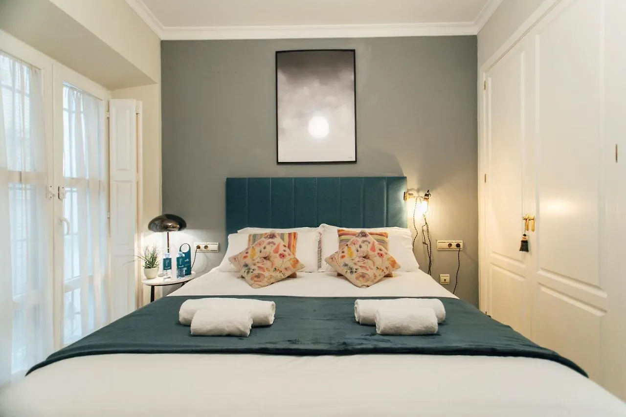 Comfortable Duplex- 1Bd 2Bth- Dean Miranda Seville Spain