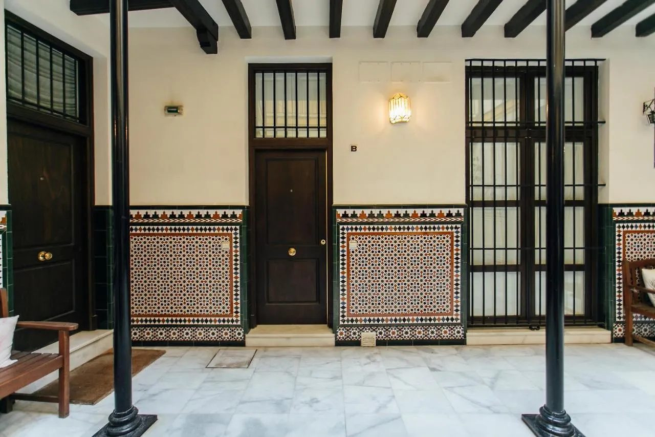 Comfortable Duplex- 1Bd 2Bth- Dean Miranda Seville Apartment