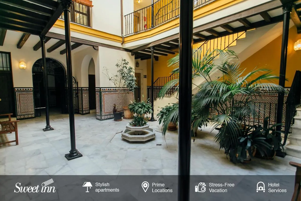 Comfortable Duplex- 1Bd 2Bth- Dean Miranda Seville