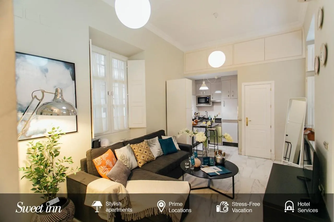 Comfortable Duplex- 1Bd 2Bth- Dean Miranda Seville